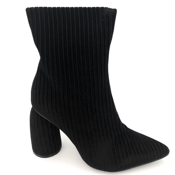 Black Ribbed Boots - Picture 4 of 5